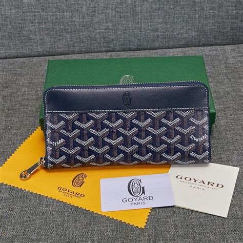 goyard women's wallet.